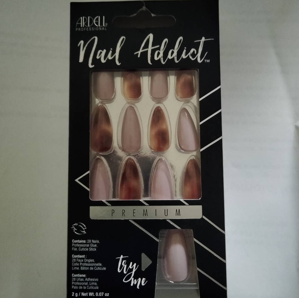 Ardell Professional Premium, Color/ "Amber glass" Nails kit